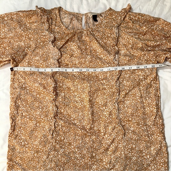 Universal Thread | Prairie Peasant Shirt Short Sleeve Crewneck Floral Ruffle - Picture 9 of 12